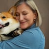 Adultos mayores: esta es la mejor raza de perros para hacerles compañía a las personas de edad avanzada