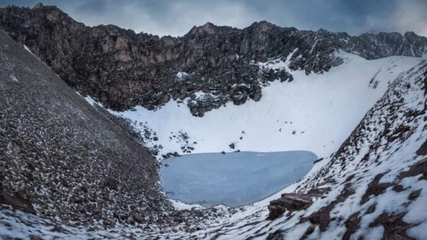 El misterio tras “El lago de los esqueletos”, el aterrador y atrapante rincón del Himalaya
