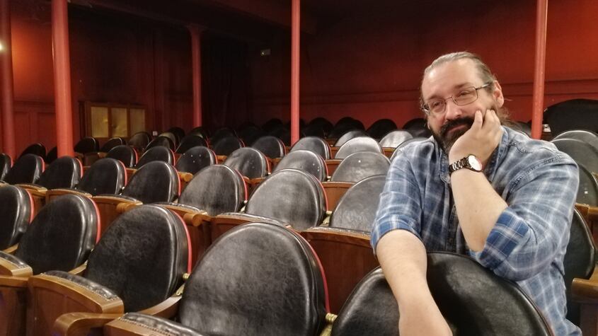 Ramón Paso, de llenar varios teatros a acusado por presuntos delitos sexuales