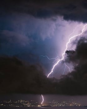 Protección Civil advierte sobre lavar trastes durante tormentas eléctricas